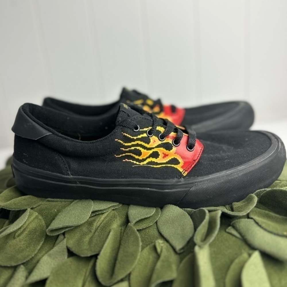 Straye Flame Sneaker USA Limited Mens 10.5